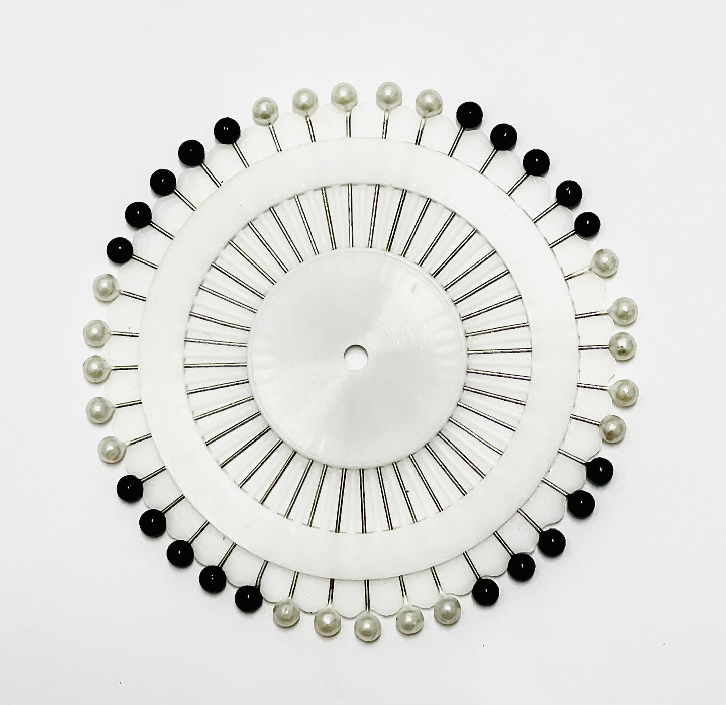 ROUND PEARL HIJAB PIN - BLACK & WHITE